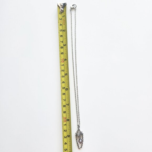 Gothic small & dainty chainmaille necklace with a purple diamond-shaped bead - Picture 7 of 7